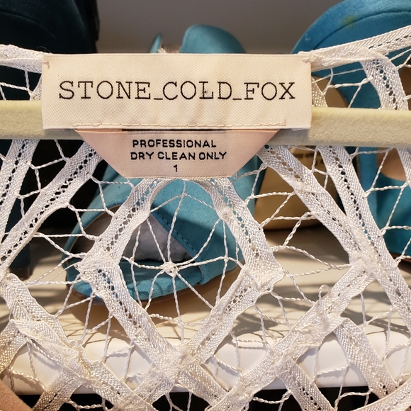 Stone Cold Fox, white lace dress with nude slip. Size 2. (Tag says 1. Fits a 2). - Picture 4 of 12